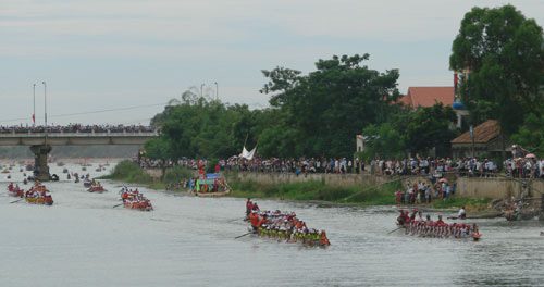 Tiếp tục gìn giữ, bảo tồn và phát huy lễ hội bơi, đua thuyền truyền thống trên quê hương Đại tướng Võ Nguyên Giáp