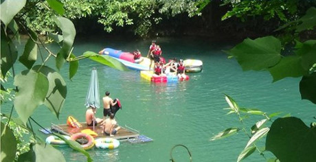 Trải nghiệm đu dây zipline ở sông Chày