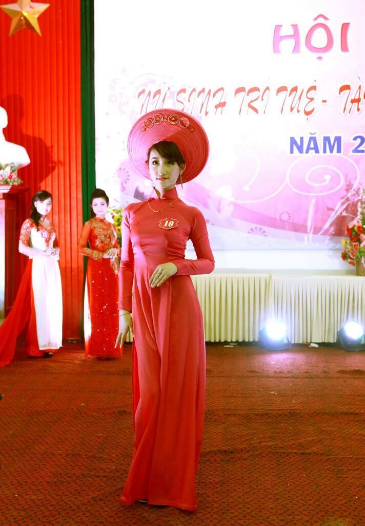 Hoa khôi cuộc thi Hoa Khôi Trí Tuệ Tài Năng & Duyên Dáng Đại Học Quảng Bình 2014
