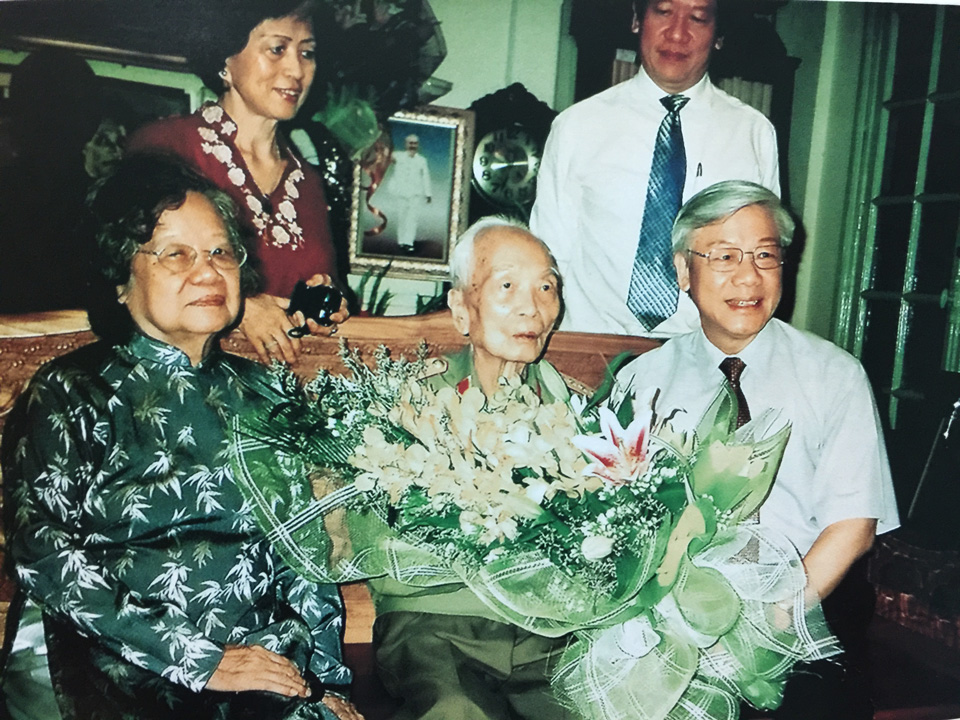 Mối tình vượt thời gian: Phu nhân Đại tướng Võ Nguyên Giáp - Người thầm lặng phía sau Mối tình vượt thời gian: Phu nhân Đại tướng Võ Nguyên Giáp - Người thầm lặng phía sau