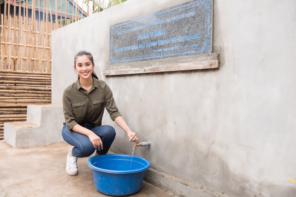 [Photo] Ấm áp ngày trở về bản Nịu trao quà Tết của Hoa hậu Tiểu Vy