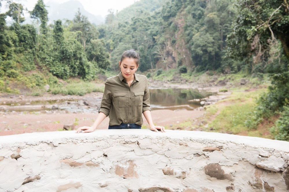 [Photo] Ấm áp ngày trở về bản Nịu trao quà Tết của Hoa hậu Tiểu Vy