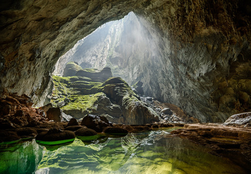 Vẻ đẹp huyền ảo trong hang Sơn Đoòng (Ảnh: Ryan Deboodt)