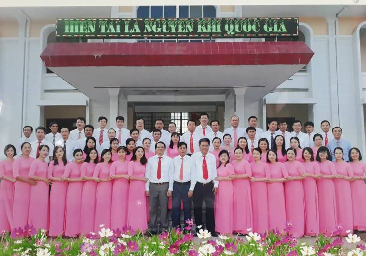 Bảy mươi năm vì sự nghiệp