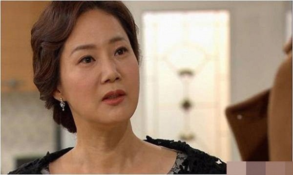 Con dâu phát hoảng về quy định ngày Tết của mẹ chồng, bật lại thì nhận được câu này Con dâu phát hoảng về quy định ngày Tết của mẹ chồng, bật lại thì nhận được câu này