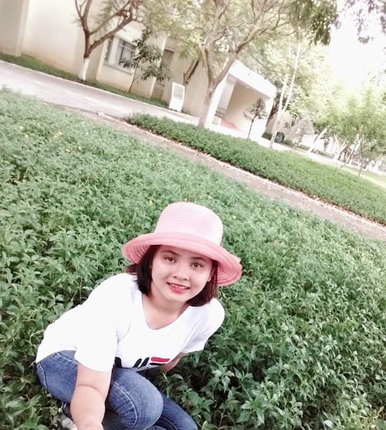 Gác lại ước mơ đại học, cô gái 9X thành lập CLB thiện nguyện giúp đỡ bệnh nhân nghèo