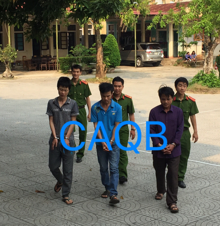 03 đối tượng đã bị dẫn giải về Công an huyện.