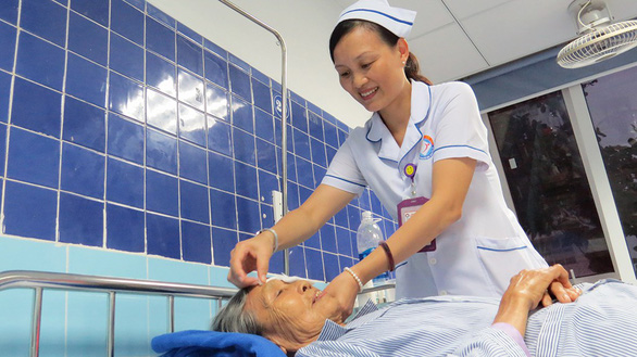 Khám bệnh với nụ cười Khám bệnh với nụ cười