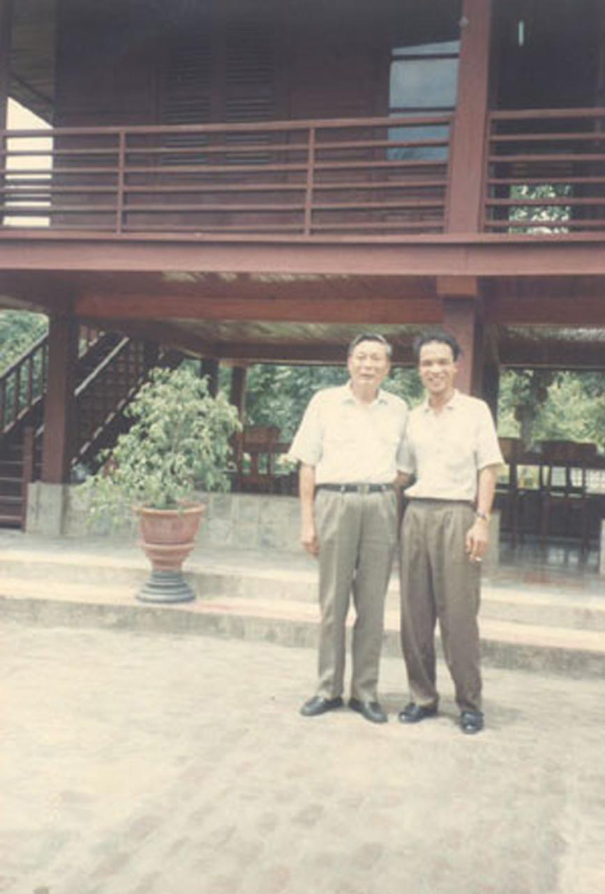 Người lái xe Văn phòng Chính phủ và chuyện về Tướng Đồng Sỹ Nguyên Người lái xe Văn phòng Chính phủ và chuyện về Tướng Đồng Sỹ Nguyên