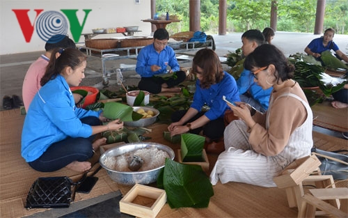 Quảng Bình: Gói bánh chưng xanh dâng lên mộ Đại tướng