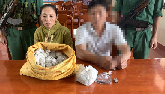Bố Trạch: Một phụ nữ bị bắt cho đang chở thuốc nổ đi bán