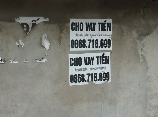 Cần xử lý hành vi rải tờ rơi, dán quảng cáo cho vay tiền