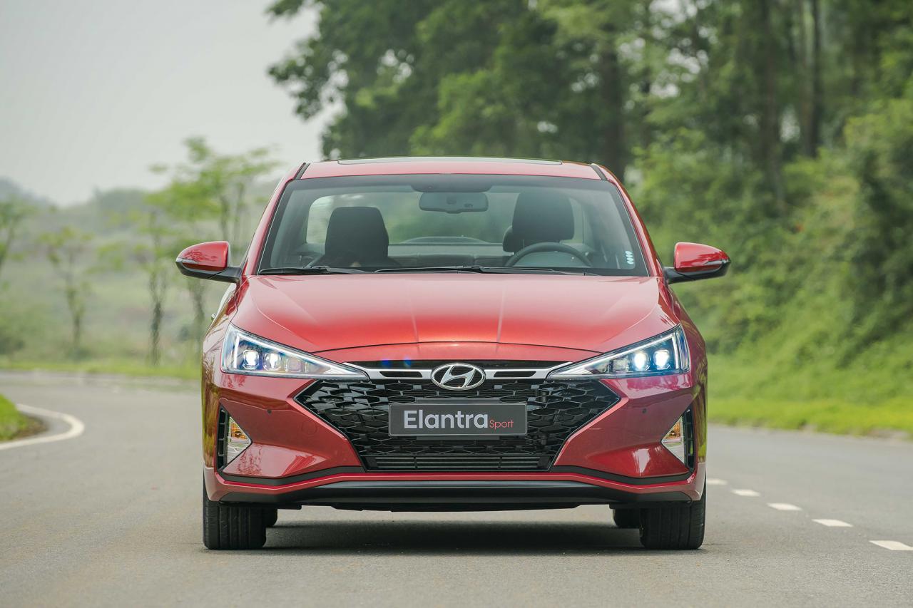 Chi tiết Hyundai Elantra Sport 2019 giá 769 triệu đồng tại Việt Nam