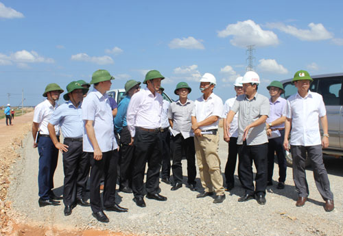 Chủ tịch UBND tỉnh kiểm tra tiến độ thi công các dự án trên địa bàn thành phố Đồng Hới