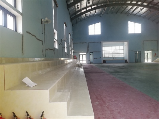 Nhà thi đấu của Trường THCS thị trấn Quán Hàu (Quảng Bình): Mới nghiệm thu đã chằng chịt vết nứt