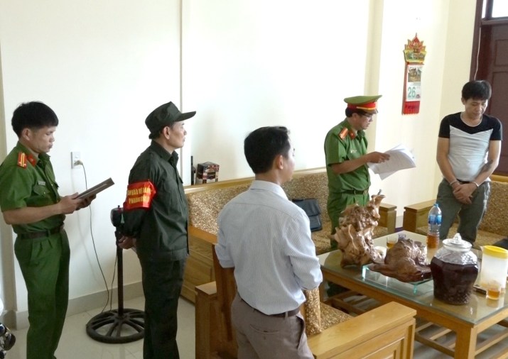 Quảng Bình – Khởi tố vụ án, khởi tố bị can về hành vi tàng
trữ trái phép chất ma túy tại quán Karaoke Thiên Đường II
