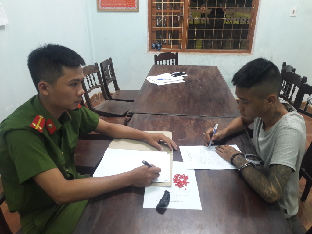 Đồng Hới: Bắt quả tang đối tượng tàng trữ trái phép chất ma túy