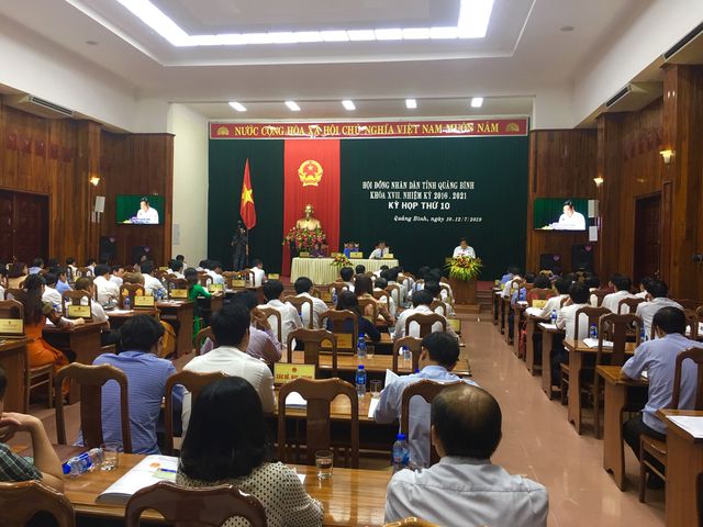 “Bong bóng” bất động sản làm nóng nghị trường HĐND tỉnh Quảng Bình “Bong bóng” bất động sản làm nóng nghị trường HĐND tỉnh Quảng Bình