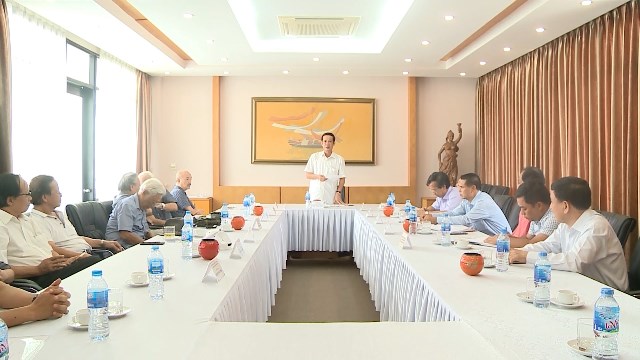 Họp thống nhất phóng mẫu 1:1 Tượng đài Chủ tịch Hồ Chí Minh với nhân dân Quảng Bình...