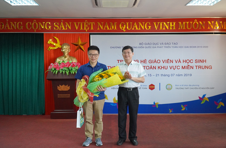 Khai mạc
