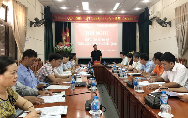 Đẩy nhanh tiến độ chỉnh trang cáp thông tin đảm bảo an toàn, mỹ quan đô thị Đẩy nhanh tiến độ chỉnh trang cáp thông tin đảm bảo an toàn, mỹ quan đô thị