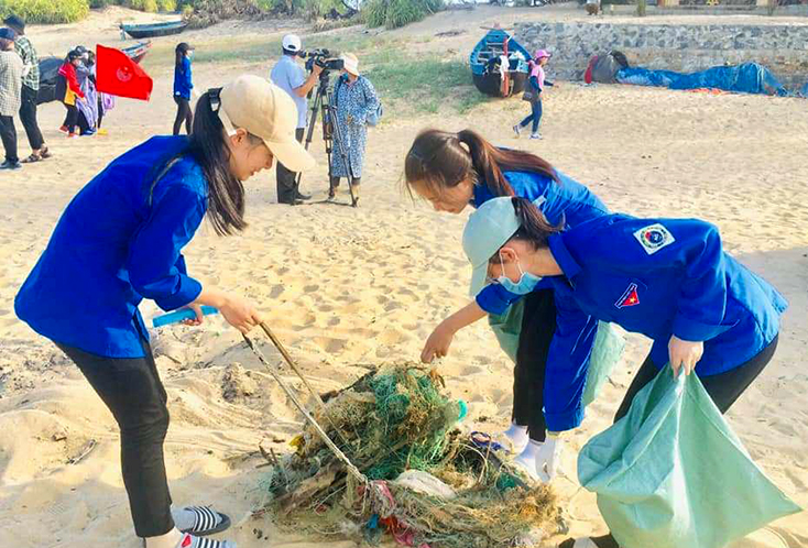 Tuổi trẻ Quảng Bình: Đồng hành cùng phát triển du lịch