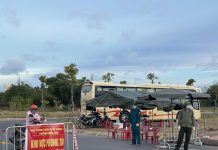 Doanh nghiệp hỗ trợ xe giường nằm cho các chốt trực phòng, chống Covid-19