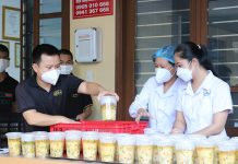 Những suất cơm ấm lòng giữa mùa dịch