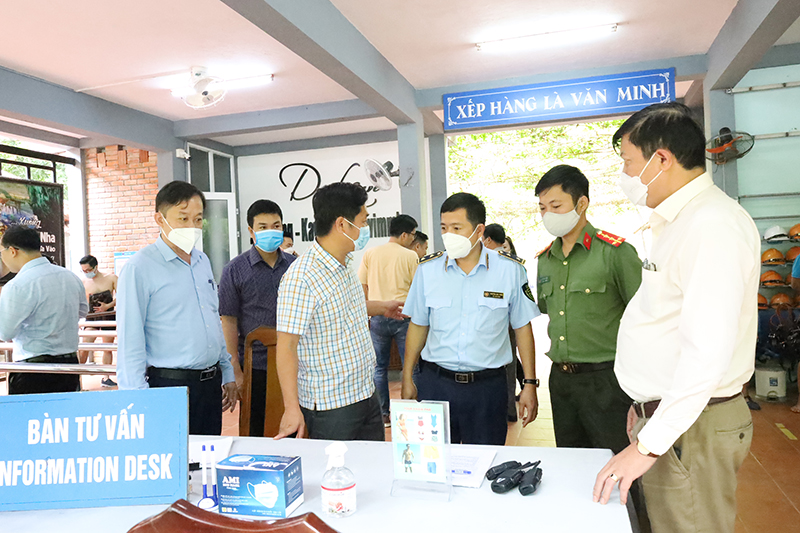 Kiểm tra công tác phòng chống dịch tại một số địa điểm du lịch.