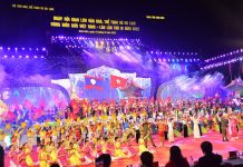 Quảng Bình tham gia Ngày hội văn hóa, thể thao và du lịch vùng biên giới Việt-Lào Chương trình nghệ thuật khai mạc ngày hội.