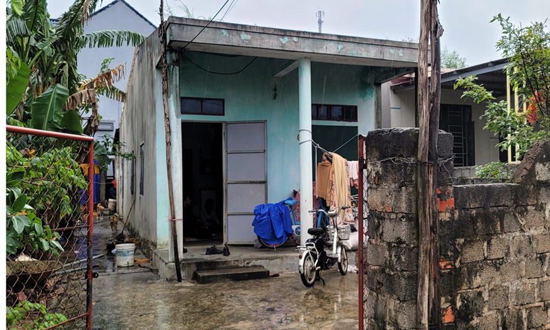 Ngôi nhà cấp bốn của mệ Nguyễn Thị Loại, tổ ấm của các thành viên thuộc 3 thế hệ