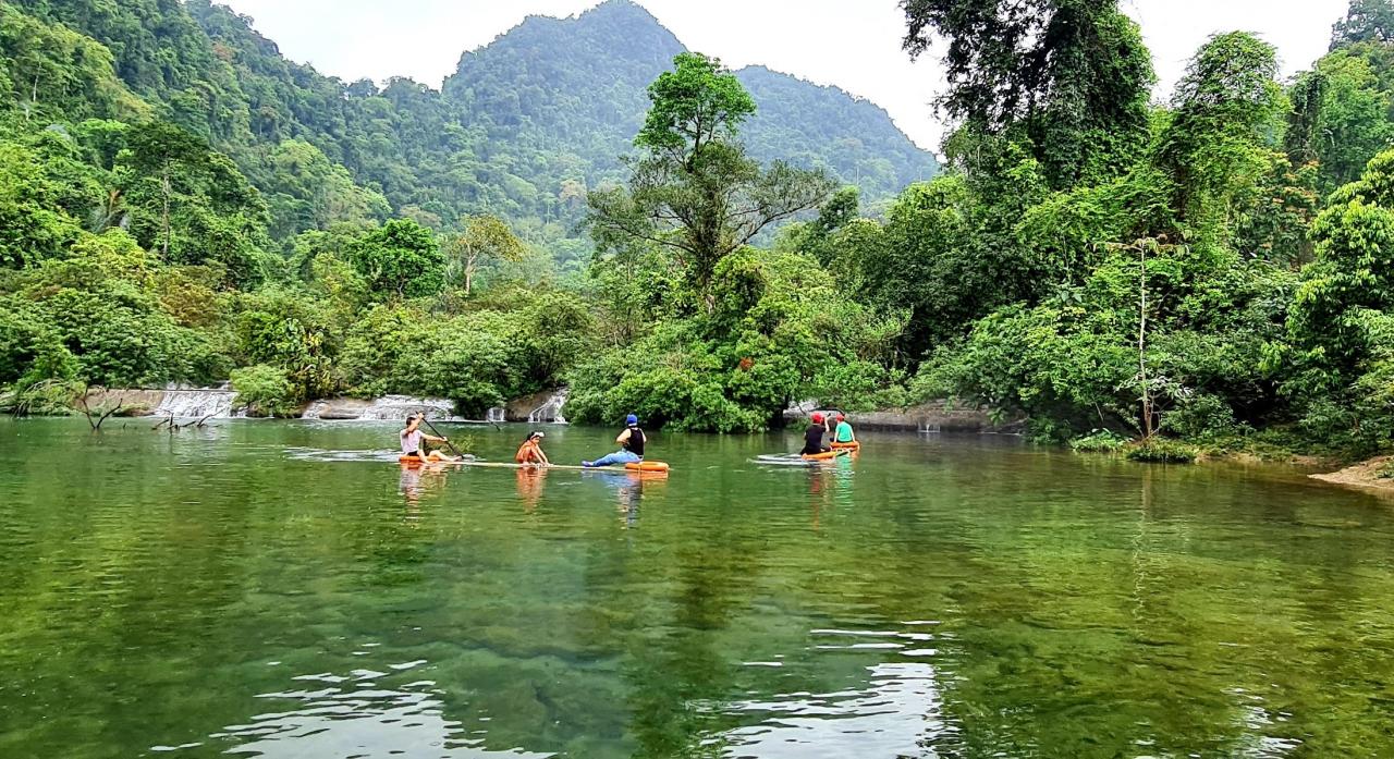 Suối Chà Rào ở Trường Sơn (Quảng Ninh) là một trong nhưng điểm đến hấp dẫn của du khách trong năm 2022.