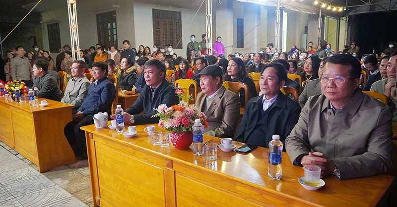 Các đại biểu tham dự chương trình.