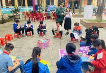 Chương trình sách đến với các xã vùng biên giới đã thu hút đông đảo các em học sinh tham gia.