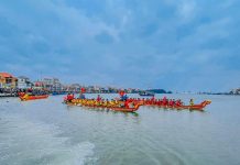  Lễ hội đua thuyền truyền thống trên sông Lý Hòa diễn ra vào ngày mồng 3 Tết Nguyên đán hàng năm.