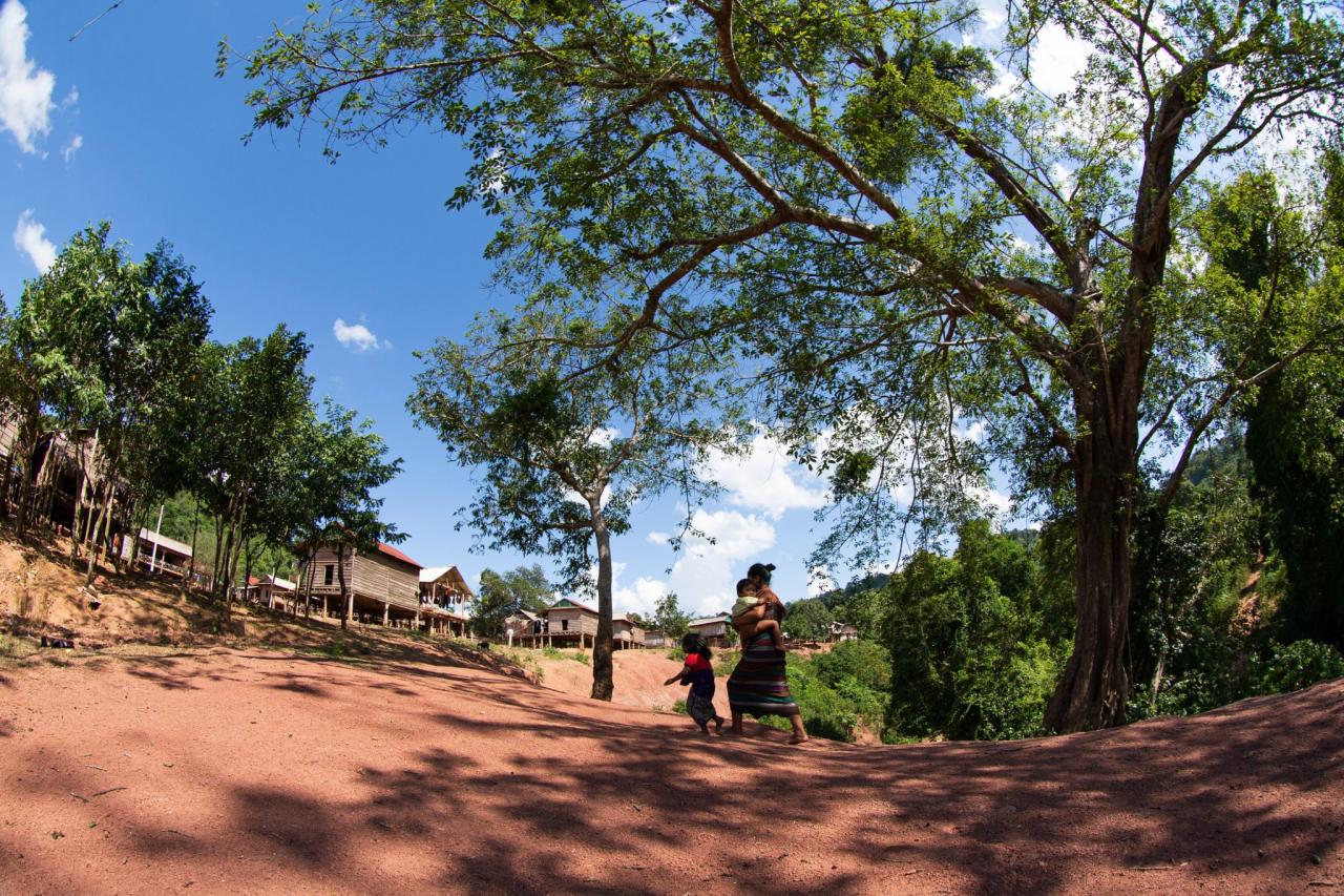 Đồng bào dân tộc thiểu số ở bản Cồn Roàng, xã Thượng Trạch (Bố Trạch).