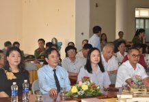 Các đại biểu hưởng ứng Ngày sách và văn hóa đọc Việt Nam