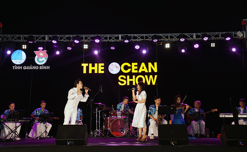 Nhiều tiết mục văn nghệ lôi cuốn khán giả.