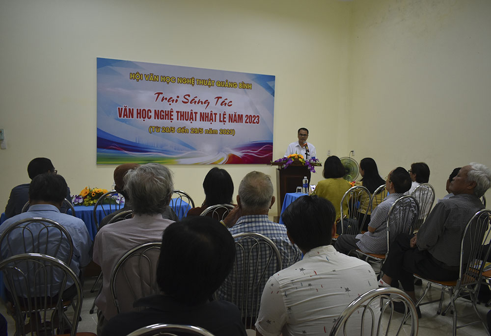 Quang cảnh khai mạc trại sáng tác