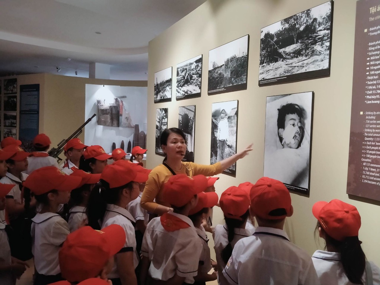 Mỗi hiện hiện vật tại Bảo tàng Tổng hợp tỉnh đều ẩn chứa những câu chuyện lịch sử cảm động.