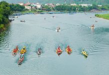 Lễ hội đua thuyền truyền thống trên sông Son, góp phần làm đa dạng thêm các sản phẩm du lịch trên địa bàn huyện Bố Trạch.