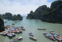 Ba đại diện Việt Nam lọt Top Di sản UNESCO ấn tượng nhất Đông Nam Á Vịnh Hạ Long nằm ở vị trí đầu tiên trong Top16 di sản UNESCO ấn tượng nhất Đông Nam Á. (Ảnh: Bích Hằng/Vietnam+)