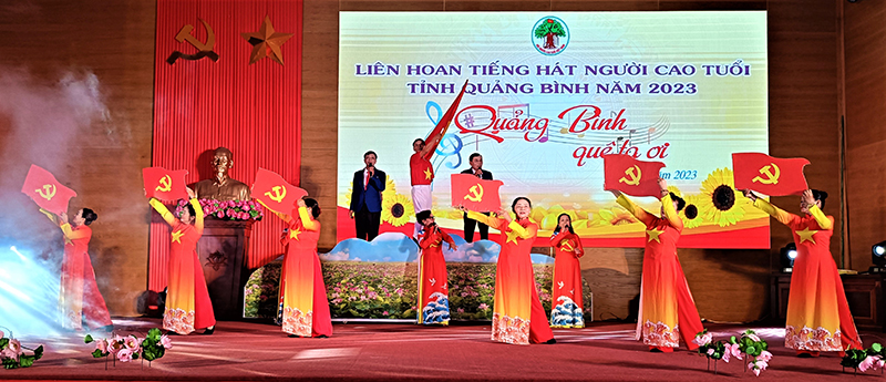 Các tiết mục biểu diễn đặc sắc nhận được sự cổ vũ đông đảo của người xem