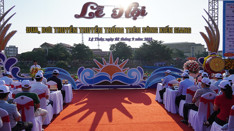 Toàn cảnh lễ hội.