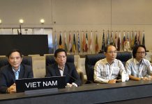 Đại diện lãnh đạo Ban Quản lý VQG PN-KB và Sở Văn hóa- Thể thao tỉnh Quảng Bình tham gia phái đoàn của Việt Nam tham dự kỳ họp.