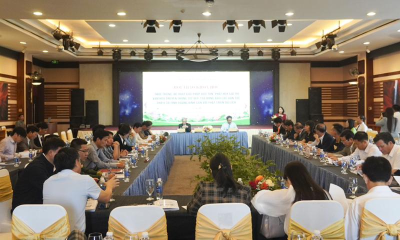 Các đại biểu dự hội thảo.