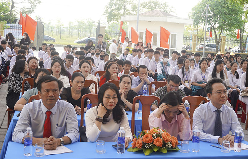 Các đại biểu dự lễ phát động