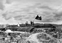 Trưng bày ‘Điện Biên Phủ-Tinh thần bất diệt’ giới thiệu hàng trăm tài liệu, hiện vật quý Chiều 7/5/1954, lá cờ