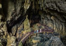 Điểm du lịch sông Chày-hang Tối luôn thu hút du khách.