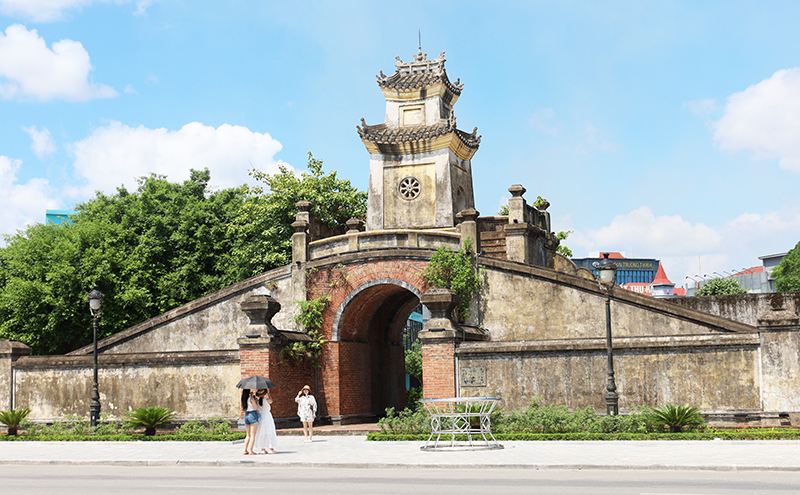 Di tích lịch sử Quảng Bình quan (phường Đồng Hải, TP. Đồng Hới).